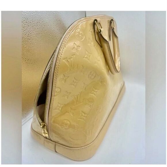 Louis Vuitton Alma Vernis Bag - Picture 6 of 16